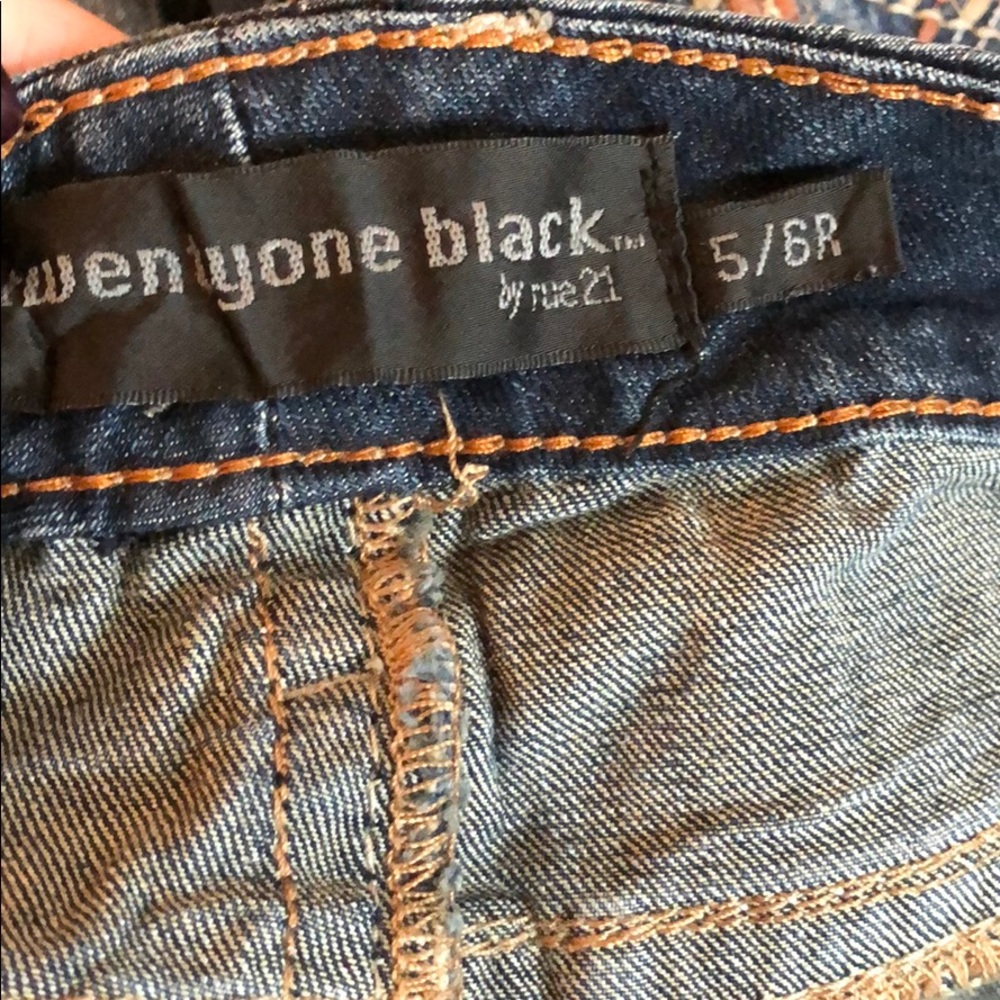 Destroyed jeans - Picture 6 of 6